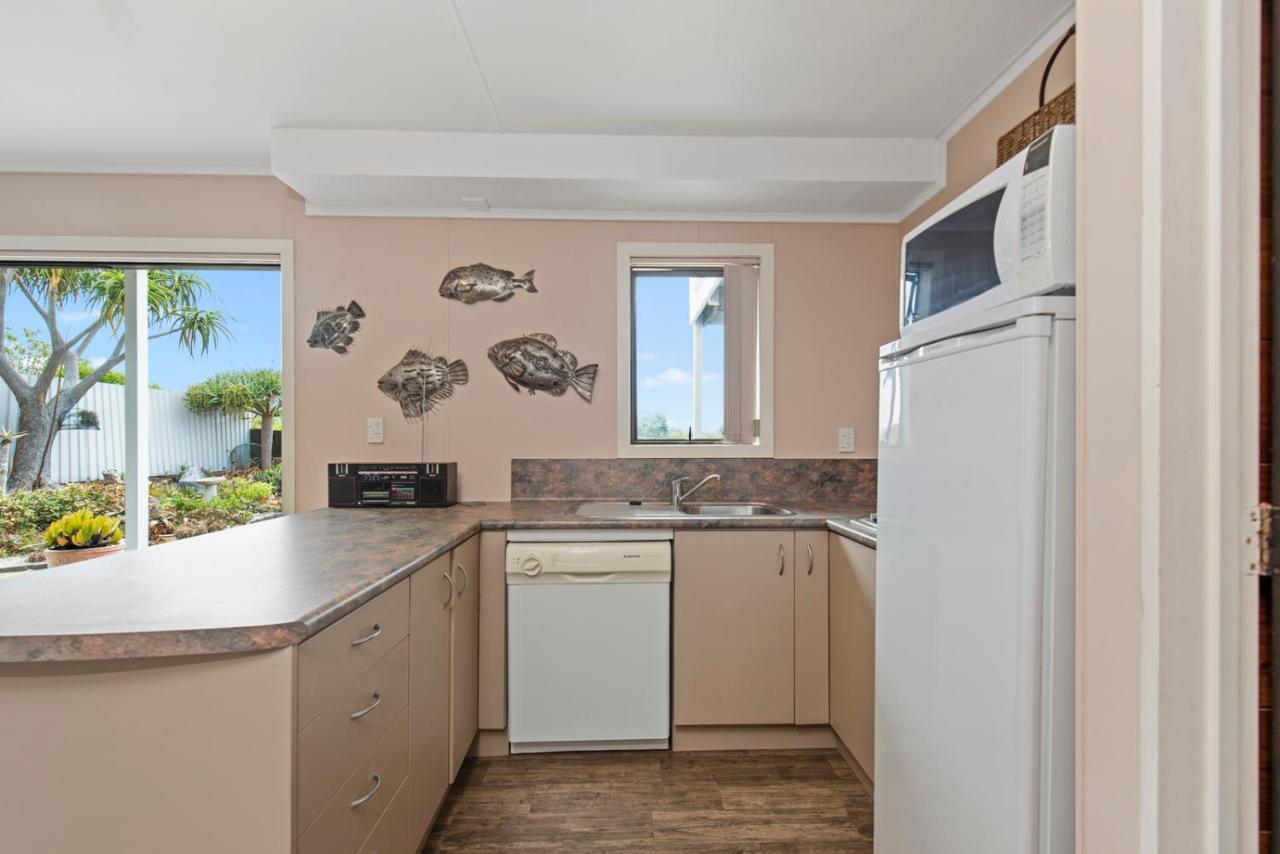 Oceanside Bach - Mount Maunganui Holiday Home Exterior foto